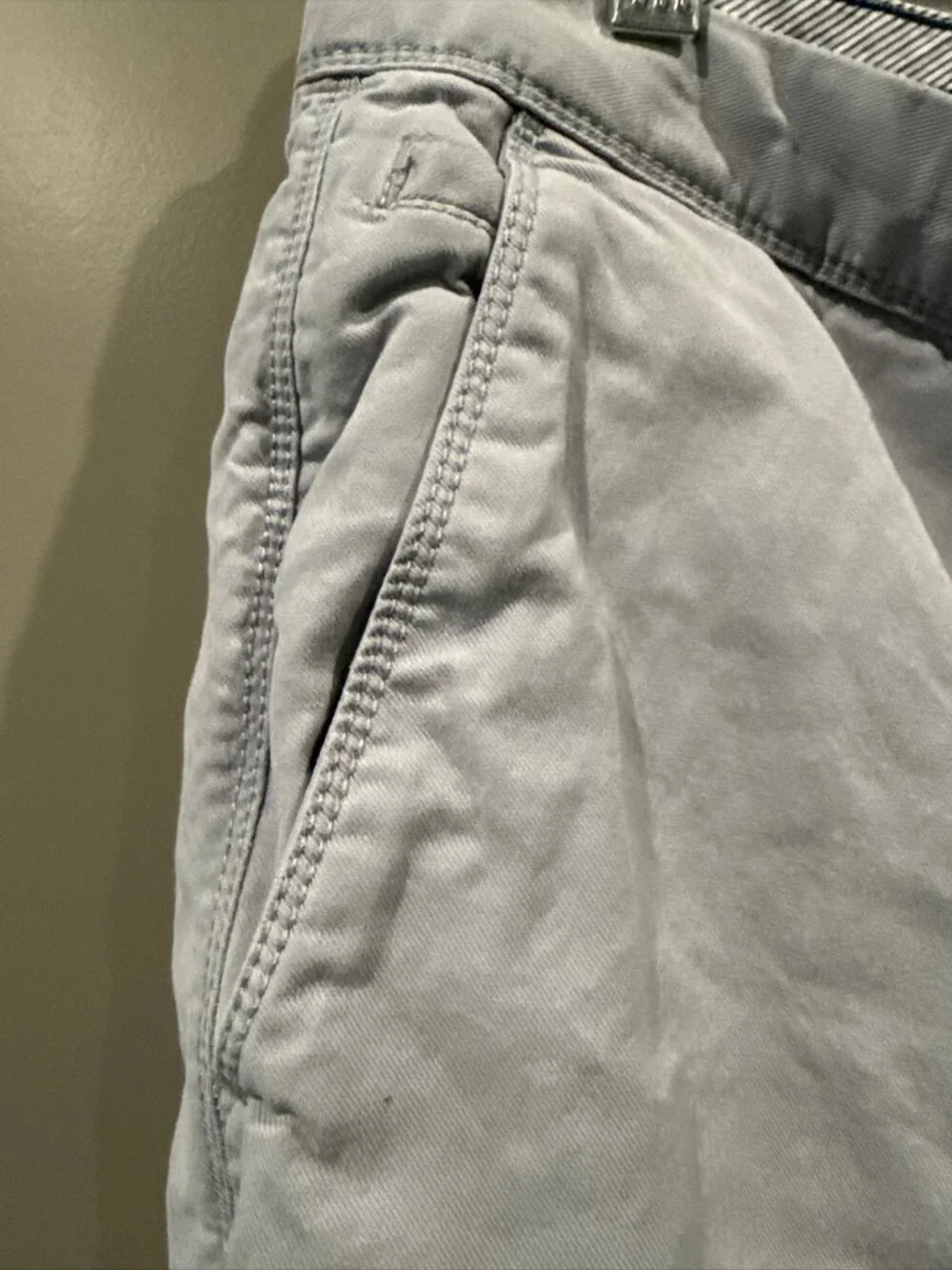 Tommy Bahama Mens Shorts Size 35 Blue Chino Flat Front Pocket Casual